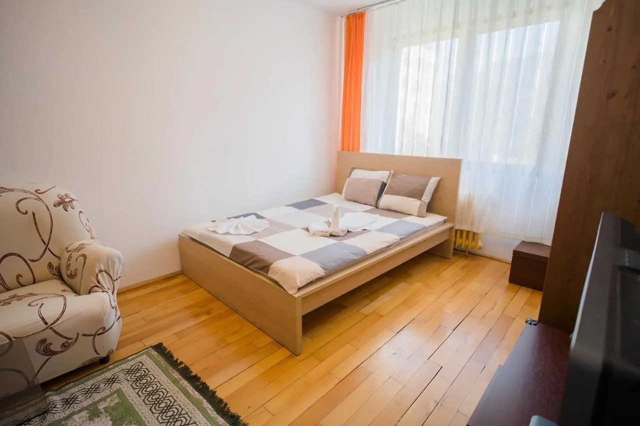 Rustic & Spacious 3Br Apartment ブカレスト