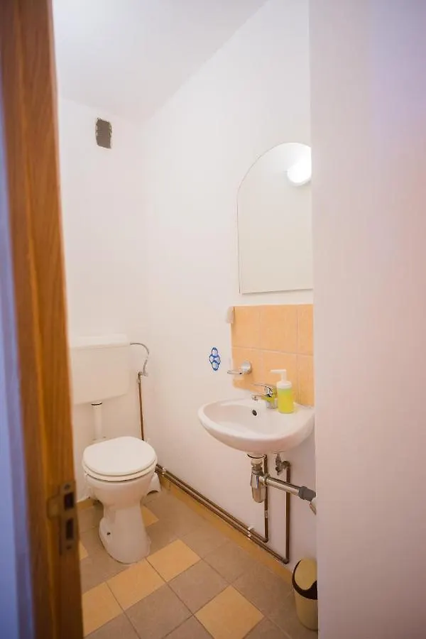 Rustic & Spacious 3Br Apartment ブカレスト