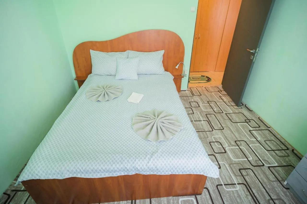 Rustic & Spacious 3Br Apartment ブカレスト