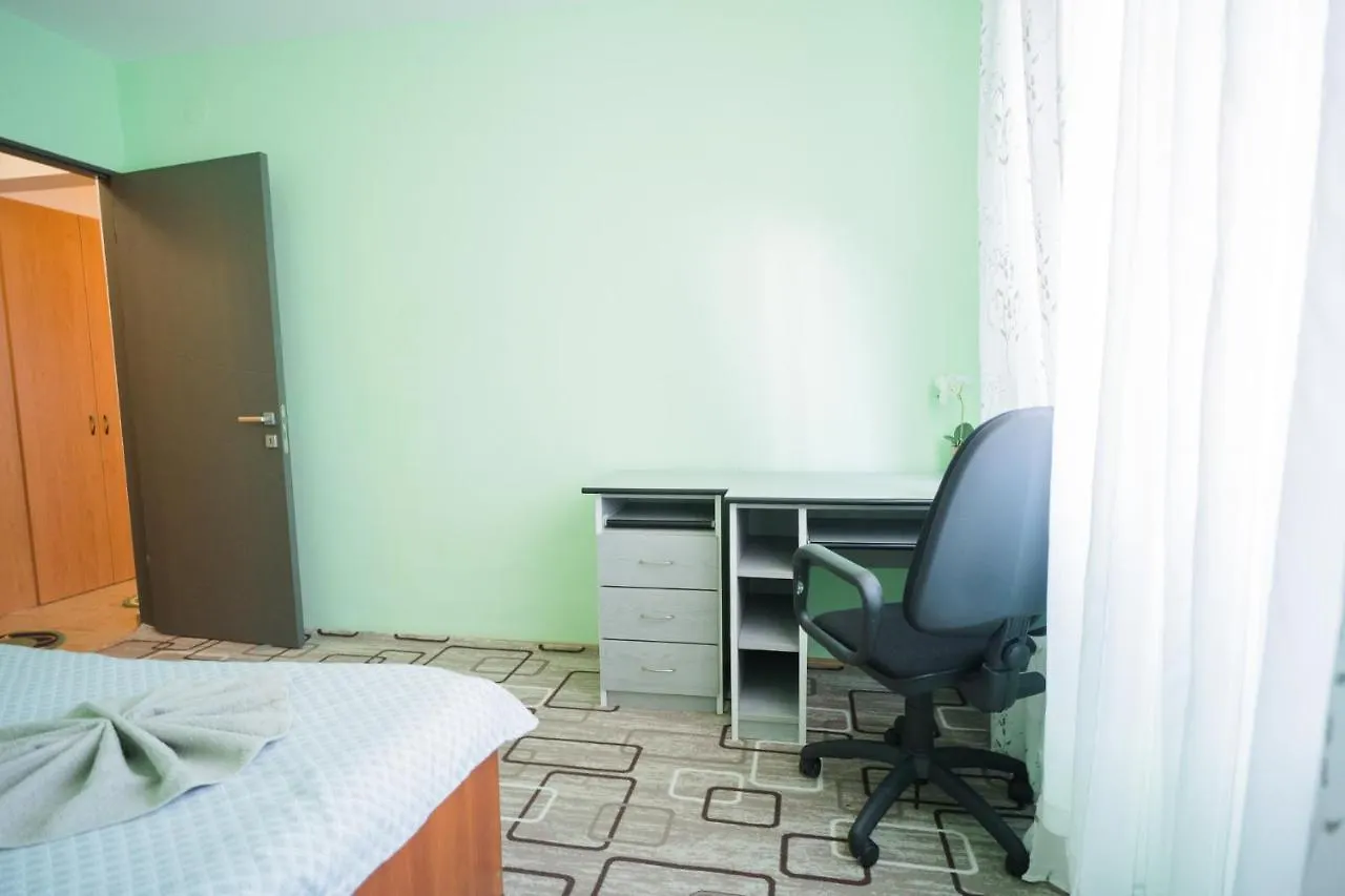 Rustic & Spacious 3Br Apartment ブカレスト
