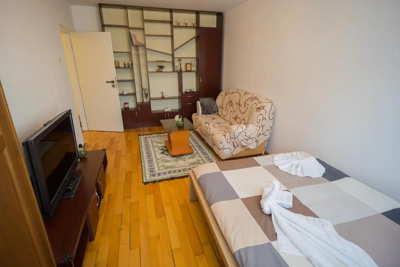 Rustic & Spacious 3Br Apartment ブカレスト ルーマニア